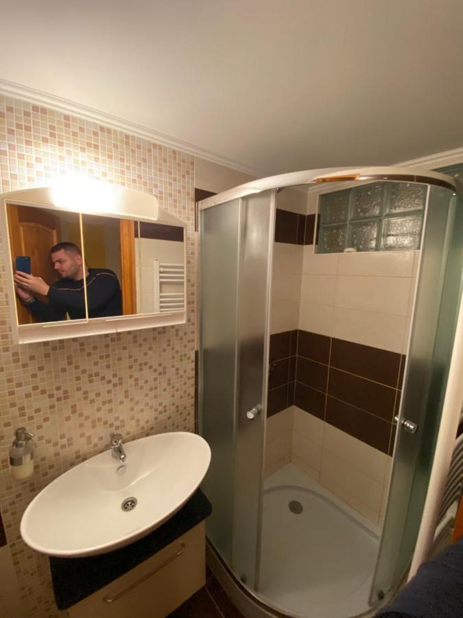 Mimi Apartman Appartamento Gyula Esterno foto